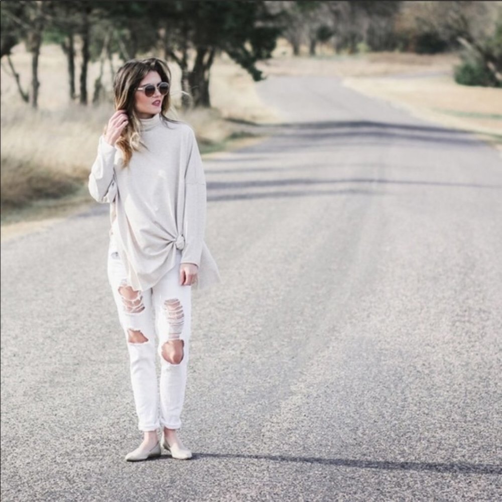 Mod Ref Turtleneck Oatmeal Color Side Slits